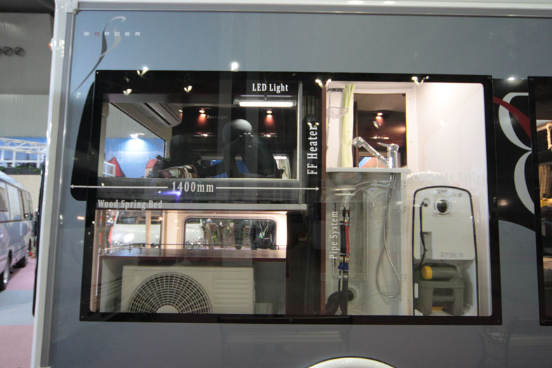 ボーダーバンクス（スケルトンモデル）