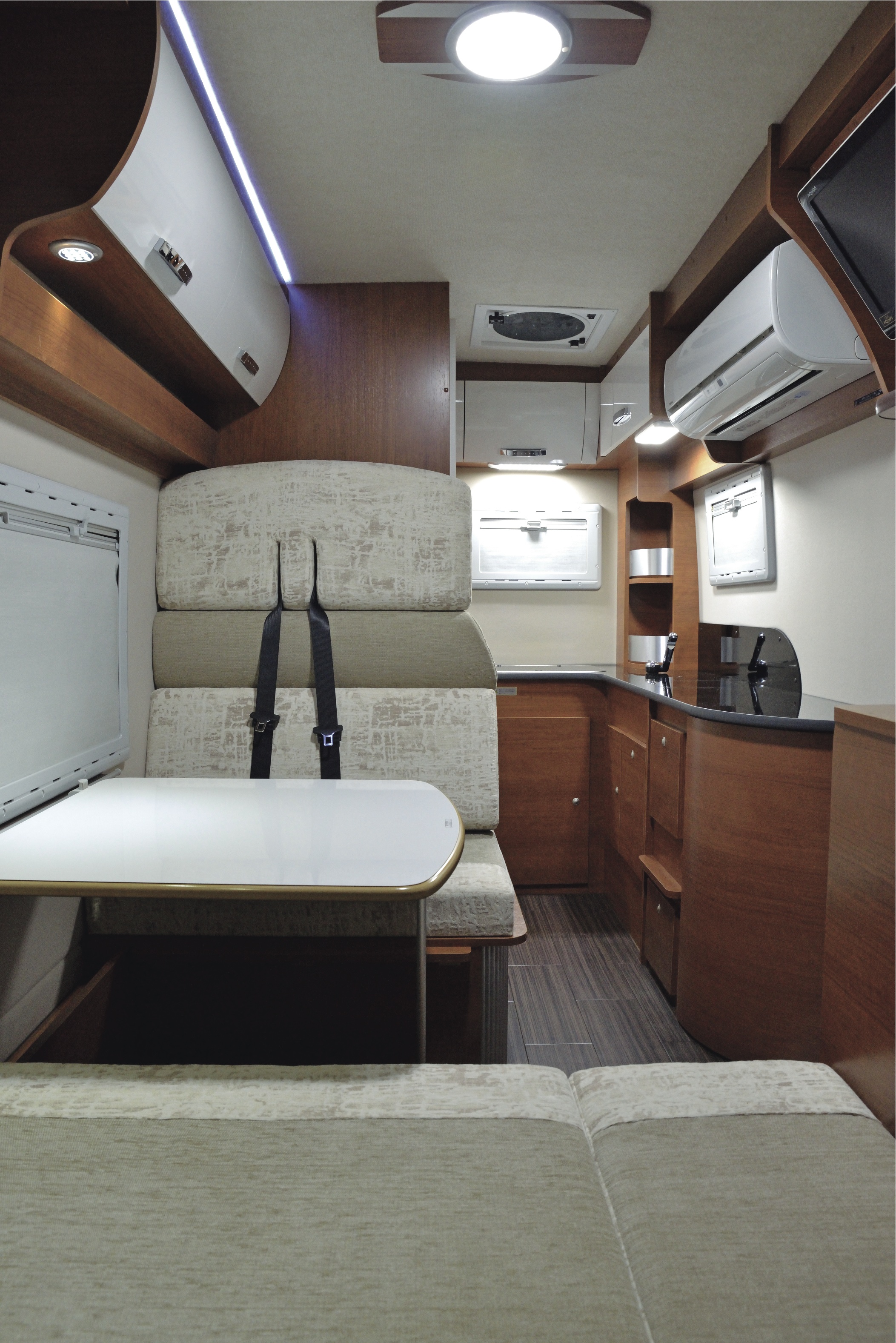 MAMBOW ANV（アニバーサリー）