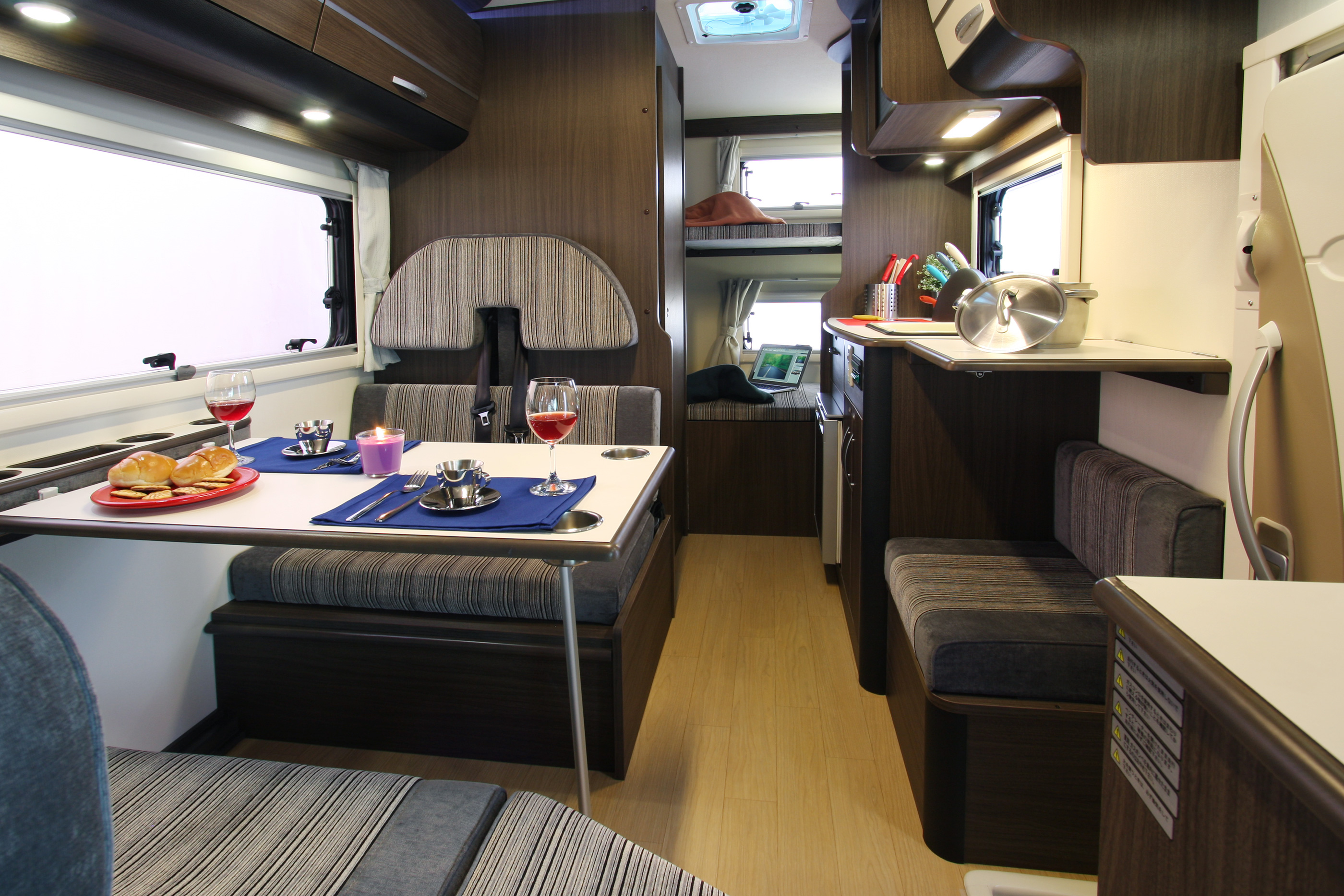 ヴォーン SIEBEN（ズィーベン）