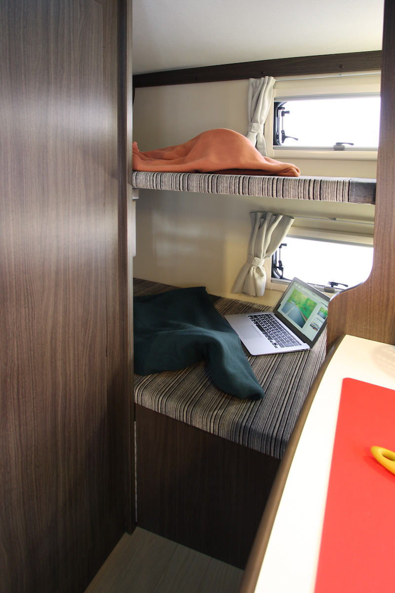 ヴォーン SIEBEN（ズィーベン）